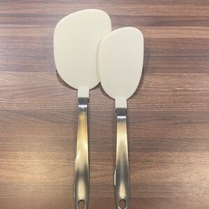 Magnolia Sour Cream and Stainless Steel Spatula Duo